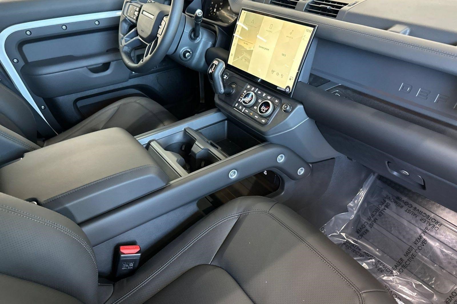 New 2026 Land Rover Defender 110 X-Dynamic SE AWD/4WD image 30