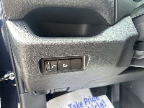 Used 2025 Toyota RAV4 XLE AWD/4WD image 14