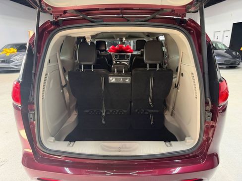 Used 2021 Chrysler Voyager Lxi image 21