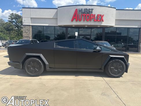 Used 2024 Tesla Cybertruck AWD Crew Cab image 1