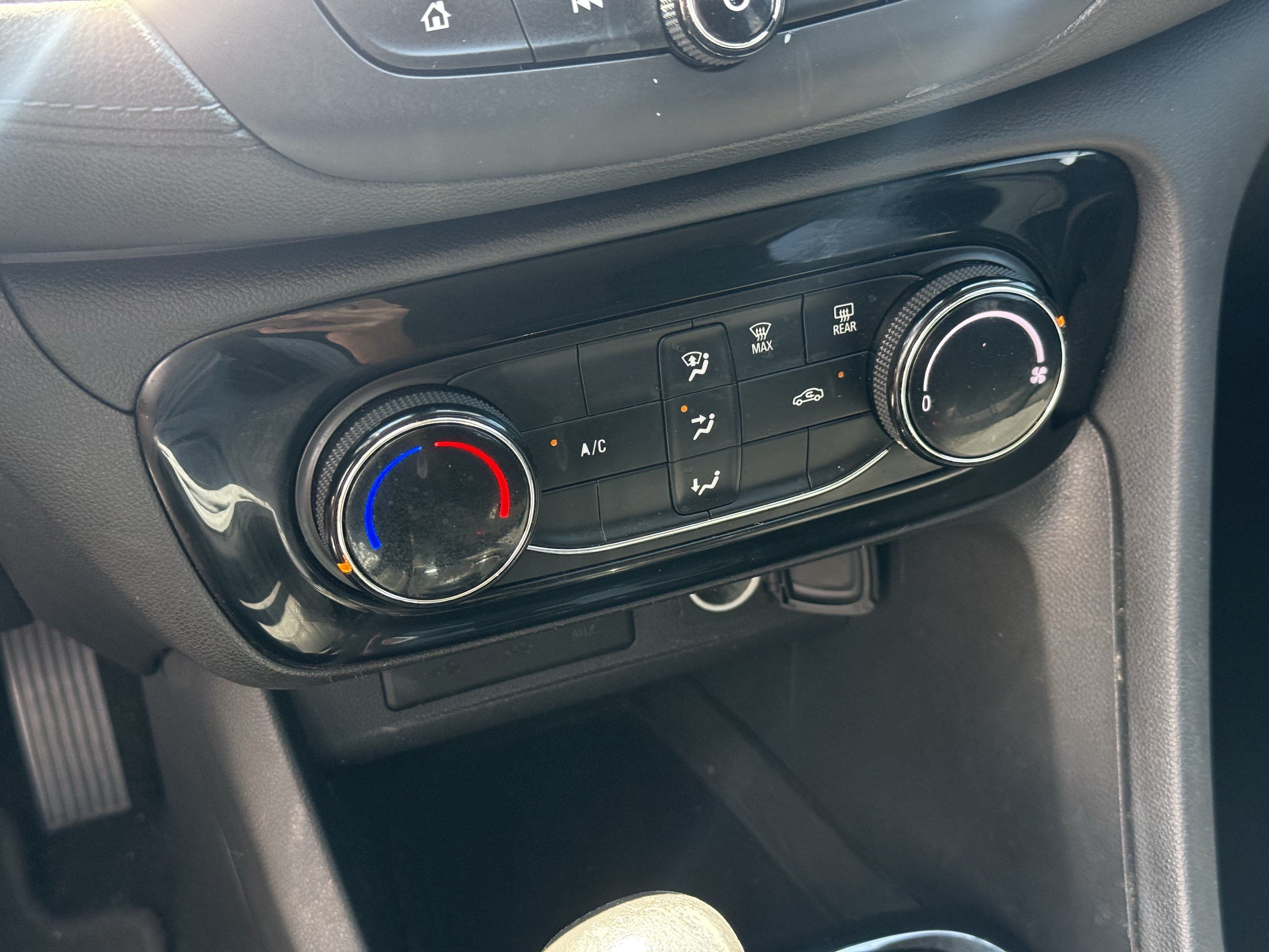 Used 2023 Buick Encore GX Preferred FWD image 22