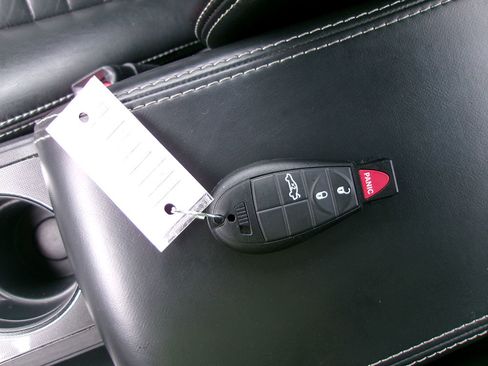 Used 2009 Dodge Challenger R/T image 18