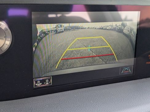 Used 2020 Lexus ES 300h w/ Premium Package image 18