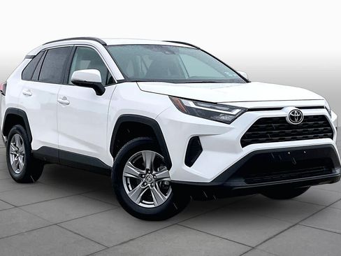 Used 2025 Toyota RAV4 XLE FWD image 3