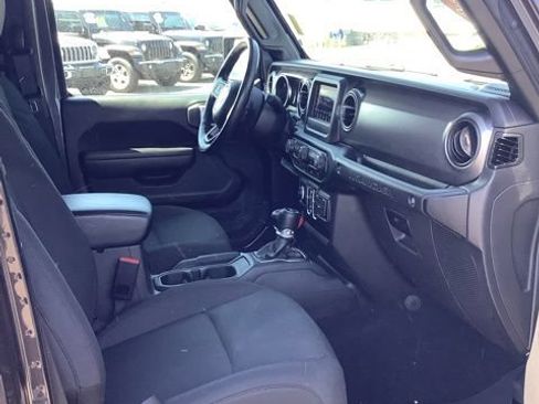 Certified 2022 Jeep Wrangler Unlimited Sport AWD/4WD image 17