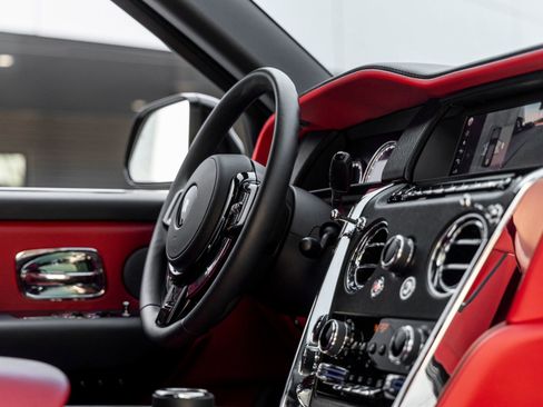 Used 2023 Rolls-Royce Cullinan image 52