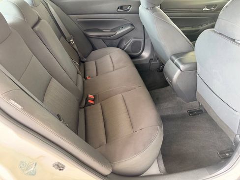 Used 2025 Nissan Altima 2.5 SV FWD image 33