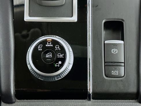 Used 2024 Mitsubishi Outlander SE image 26