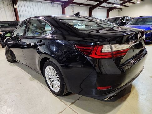 Used 2016 Lexus ES 350 w/ Premium Package w/Wood Trim FWD image 7