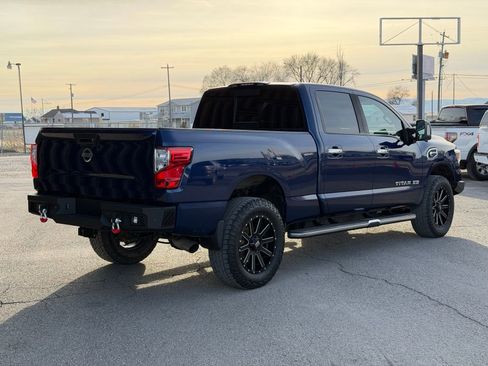 Used 2019 Nissan Titan SV w/ SV Convenience Package image 7
