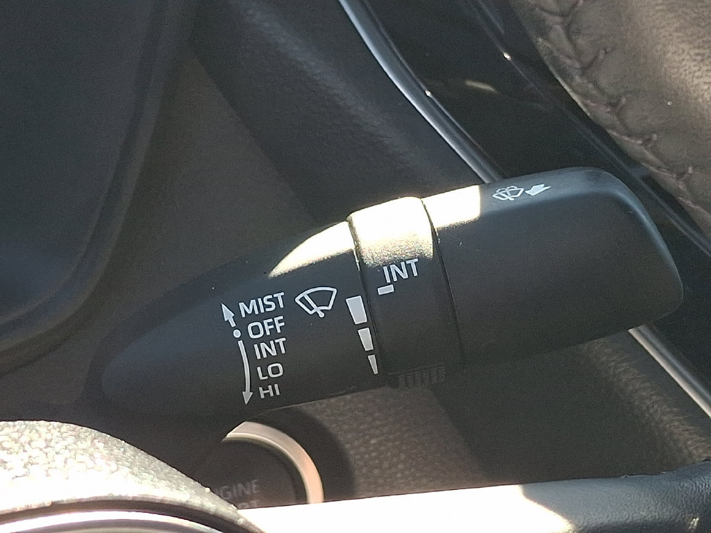 Used 2025 Toyota Corolla SE FWD image 25