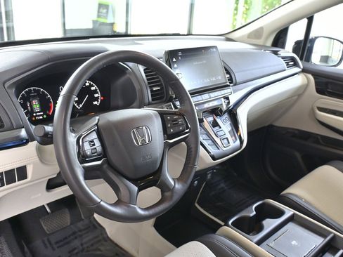 Used 2025 Honda Odyssey Elite image 17