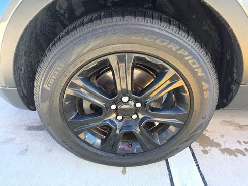 Used 2016 Land Rover Range Rover Evoque SE Premium image 11