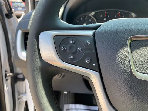 Used 2024 GMC Terrain SLT image 16