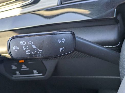 Used 2024 Volkswagen Atlas Cross Sport SE image 25