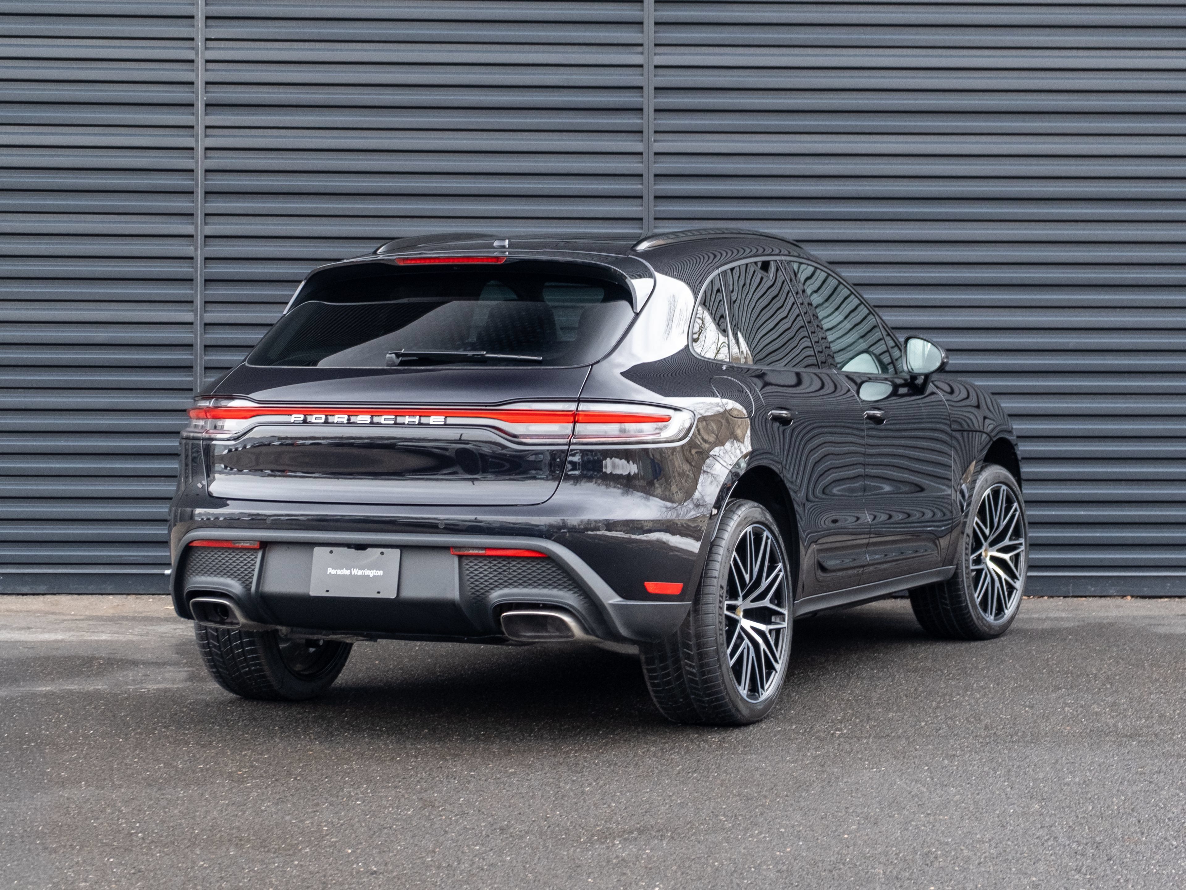 Certified 2026 Porsche Macan AWD/4WD image 8