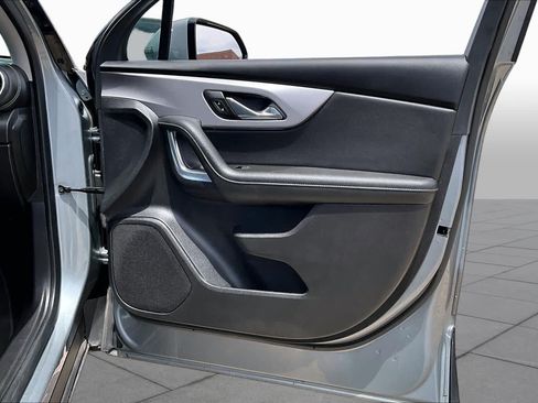 Used 2025 Chevrolet Blazer LT FWD image 21