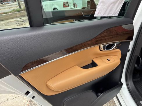 Used 2016 Volvo XC90 T6 Momentum image 38