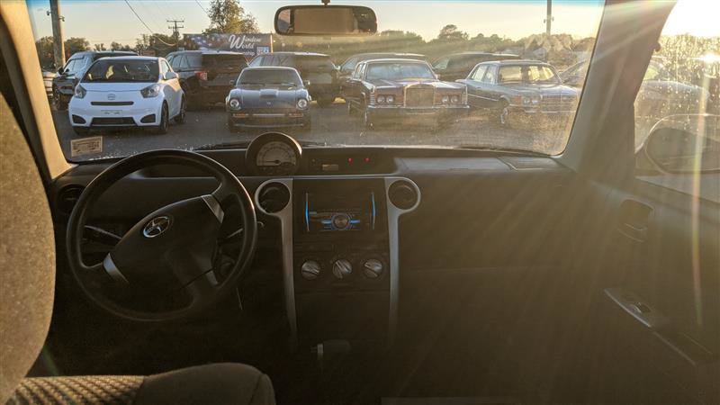 Used 2004 Scion xB FWD image 21