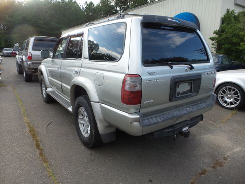 Used 1999 Toyota 4Runner Limited AWD/4WD image 2