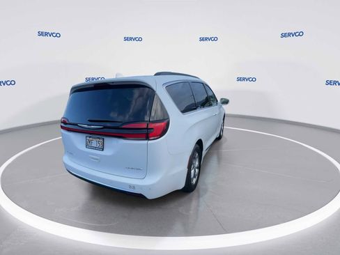 Used 2022 Chrysler Pacifica Limited image 8