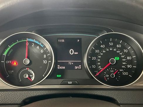 Used 2016 Volkswagen e-Golf SE image 28