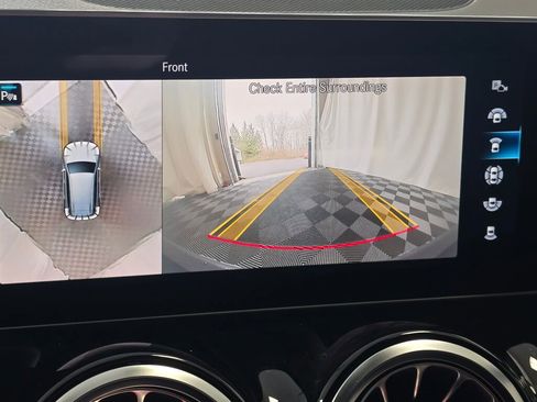 Used 2021 Mercedes-Benz GLB 250 4MATIC w/ Premium Package image 44