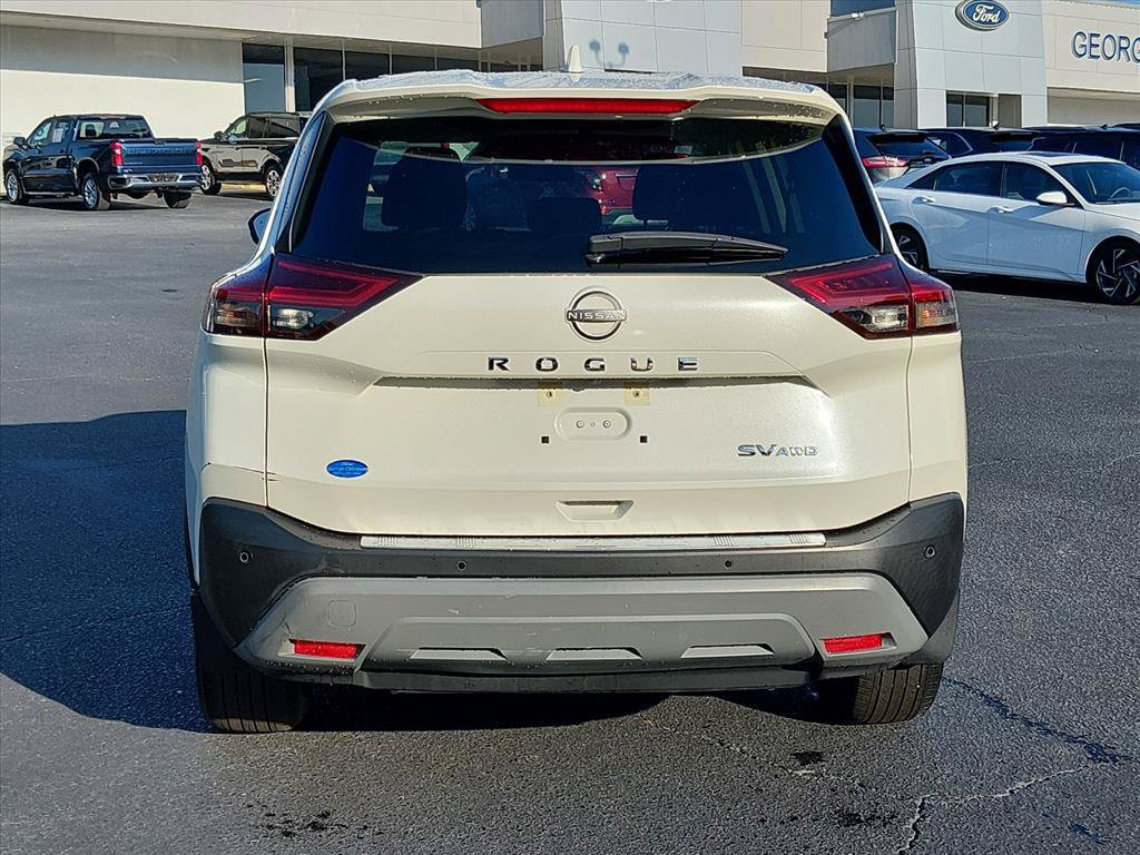 Used 2023 Nissan Rogue SV AWD/4WD image 5