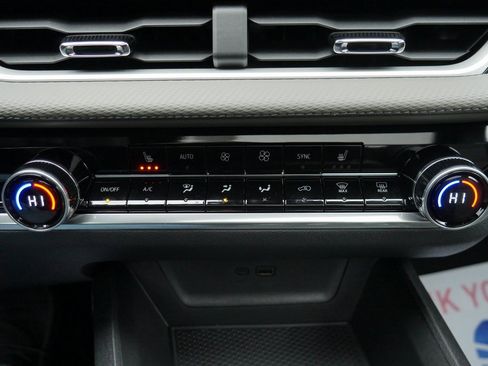 New 2026 Chevrolet Equinox LT w/ Convenience Package II image 18