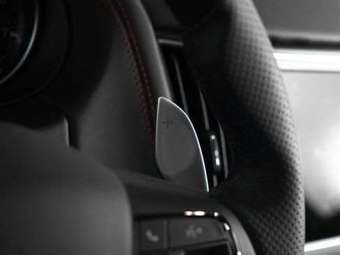 New 2024 Maserati Levante GT Ultima image 27