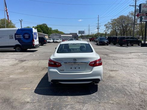 Used 2016 Nissan Altima 2.5 S w/ Power Driver Seat Package FWD image 6