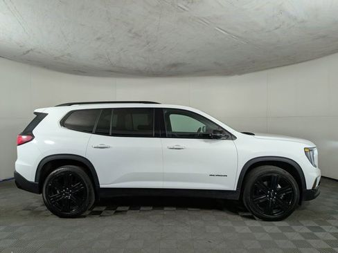 Certified 2025 GMC Acadia Elevation w/ Elevation Premium Package AWD/4WD image 9