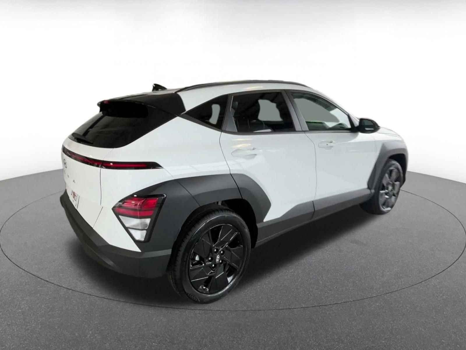 Used 2026 Hyundai Kona SEL Sport FWD image 14