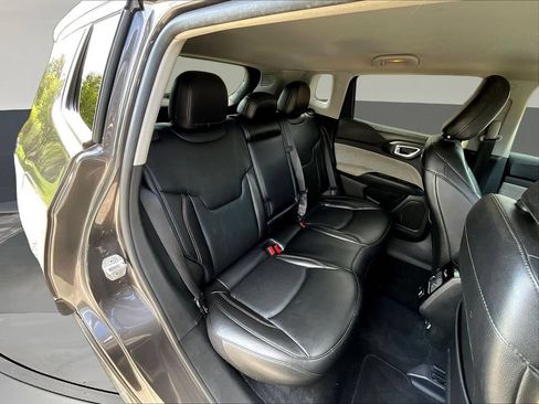 Used 2022 Jeep Compass Latitude AWD/4WD image 28
