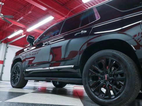 Used 2022 GMC Yukon SLT w/ SLT Premium Package image 42