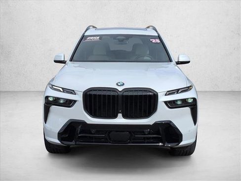 Used 2025 BMW X7 xDrive40i w/ M Sport Package image 2