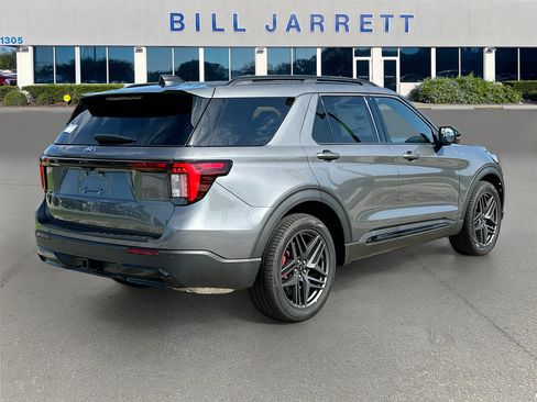 New 2026 Ford Explorer ST-Line w/ ST-Line Street Pack RWD image 4