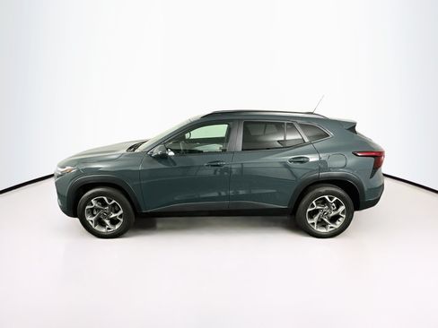 Used 2026 Chevrolet Trax LT w/ Driver Confidence Package FWD image 4