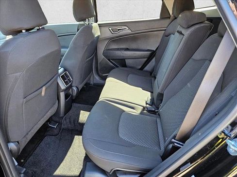 Used 2025 Kia Sportage LX image 16