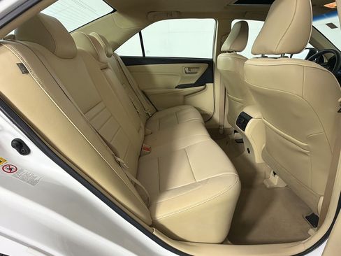 Used 2017 Toyota Camry XLE w/ Moonroof Package FWD image 31