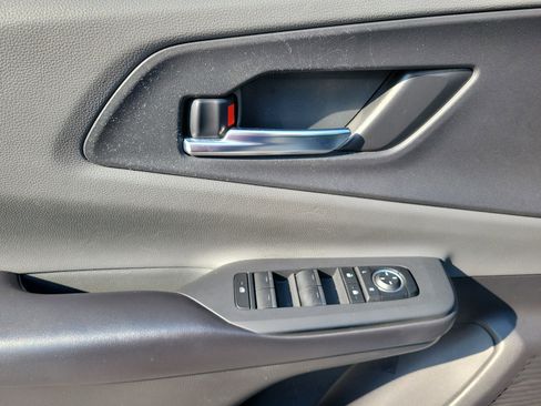 Used 2023 Toyota Prius XLE image 16