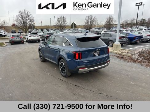 Certified 2025 Kia Sorento S w/ Panoramic Sunroof Package image 15