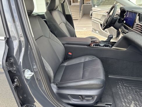 Used 2026 Toyota Camry XLE image 14