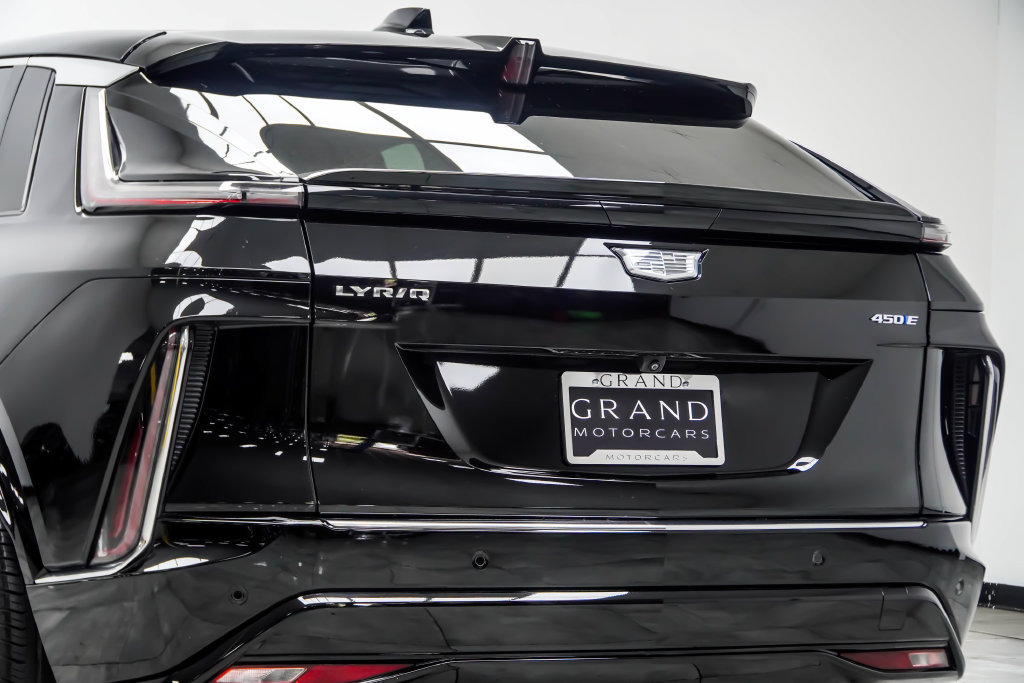 Used 2024 Cadillac Lyriq Tech RWD image 16