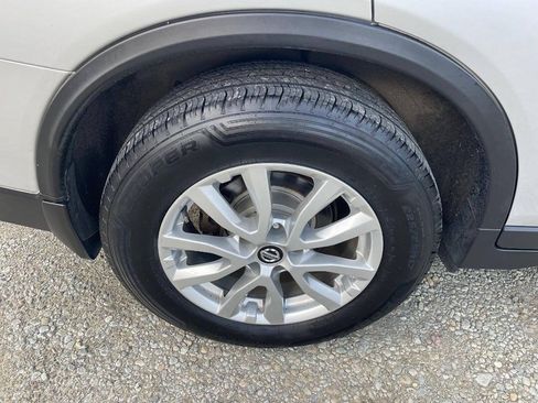 Used 2018 Nissan Rogue SV w/ Premium Package AWD/4WD image 30
