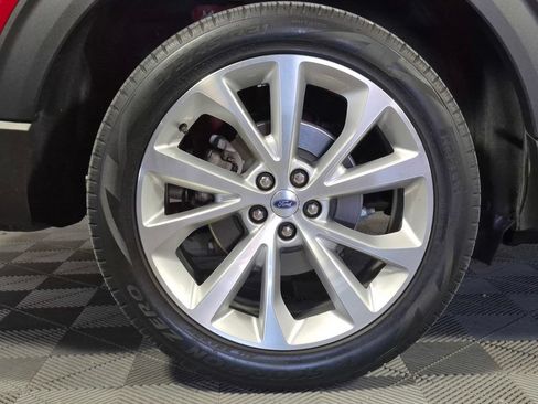 Used 2023 Ford Explorer Platinum w/ Technology Package AWD/4WD image 31