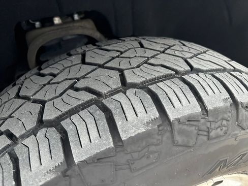 Used 2018 Chevrolet Silverado 1500 LT w/ All Star Edition image 32