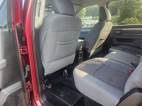 Used 2014 RAM 1500 Classic SLT w/ Luxury Group AWD/4WD image 9