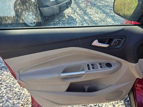 Used 2019 Ford Escape Titanium image 11