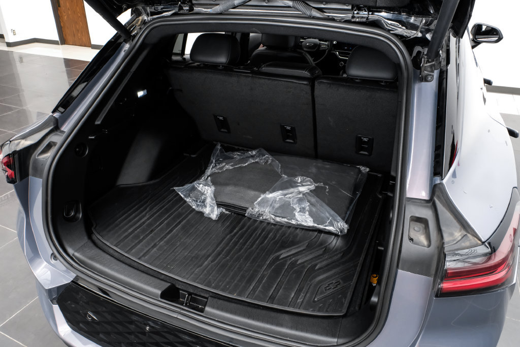 Used 2024 Chevrolet Equinox EV RS w/ LPO, Trailering Package FWD image 50